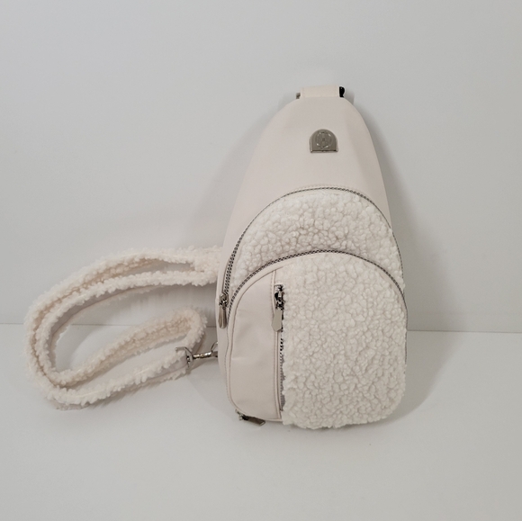 House of Harlow 1960 Cream Off White Sherpa Sling Bag One Shoulder Backpack NWT - Picture 1 of 5